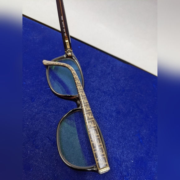 Fendi optical frame #529 - Picture 8 of 15
